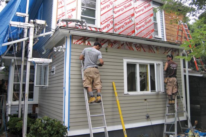 Guide to Replacing Siding on a House: Vinyl Siding Edition